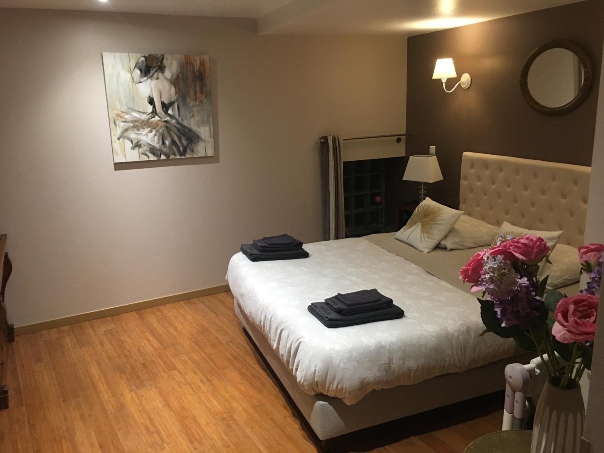 La Tour De Flandre Apartment Rousseloy Room photo