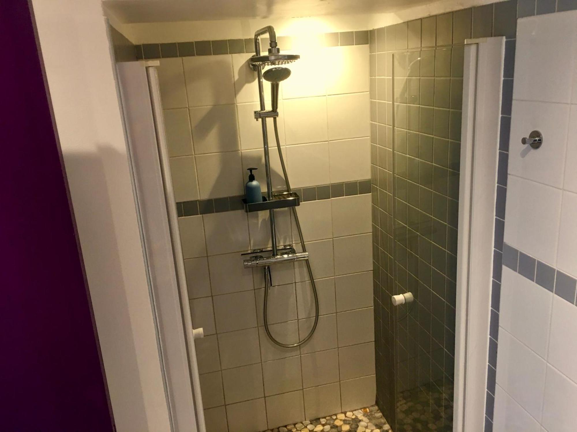 La Tour De Flandre Apartment Rousseloy Room photo